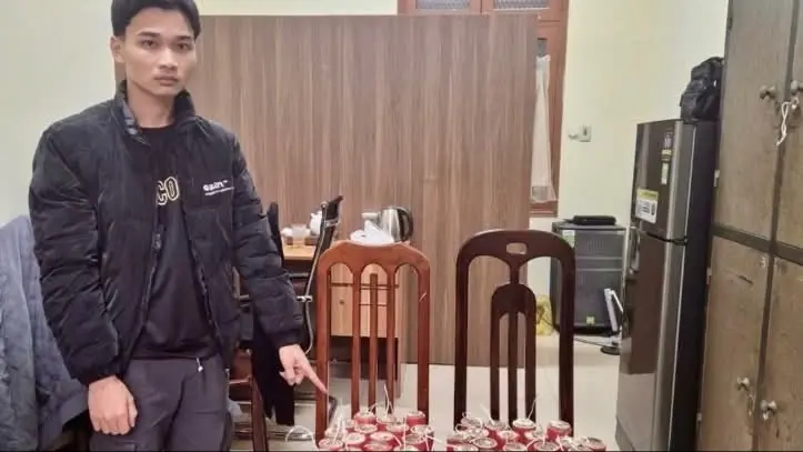 Bắt giữ đối tượng sản xuất pháo nổ tại nhà nghỉ